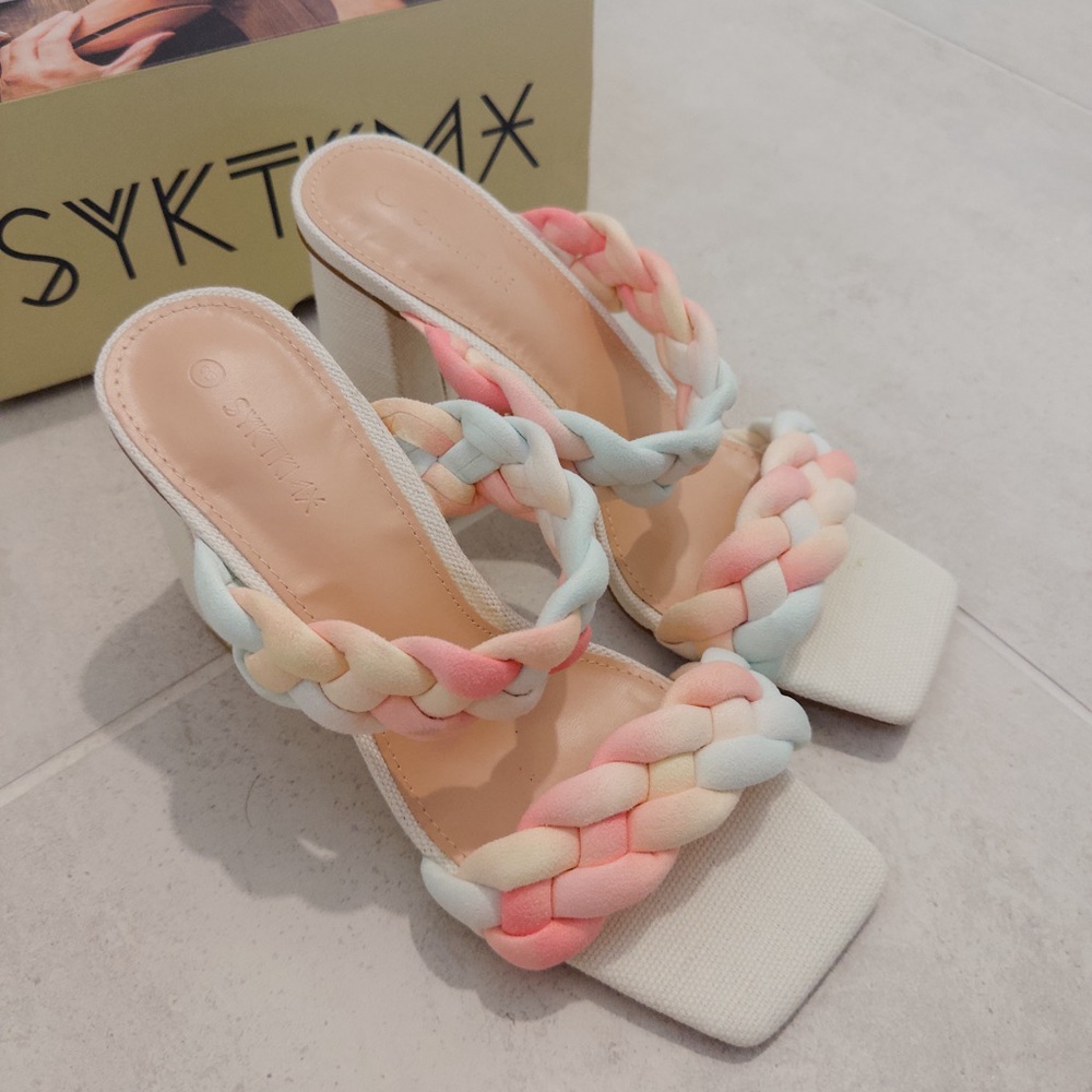 Women’s size 8 open toe heels brand new, original tags and box.